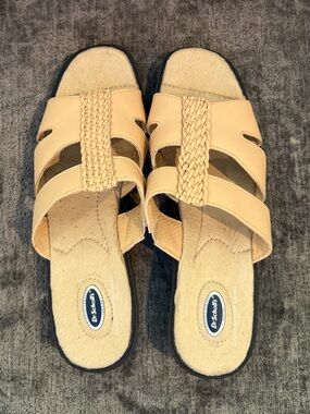 NWOT Dr. Scholl's Double Air Pillo Slide Sandals Beige/Cream 8.5 8-1/2 M